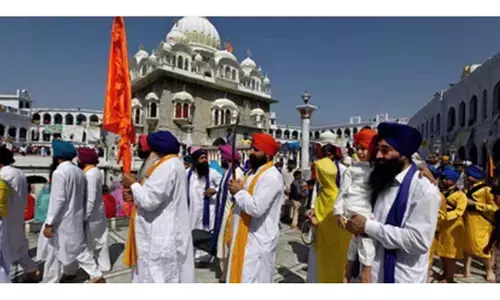 Pakistans Punjab celebrates Baisakhi, Sikh pilgrims mark Khalsas founding