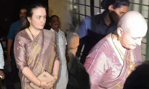 Pavan spouse offers prayers to varaha swami