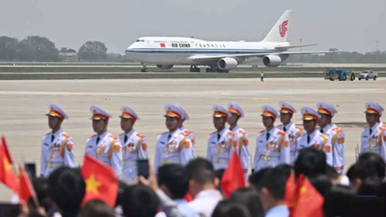 Chinas Xi arrives in Hanoi for State Visit to Vietnam Chinas Xi arrives in Hanoi for State Visit to Vietnam