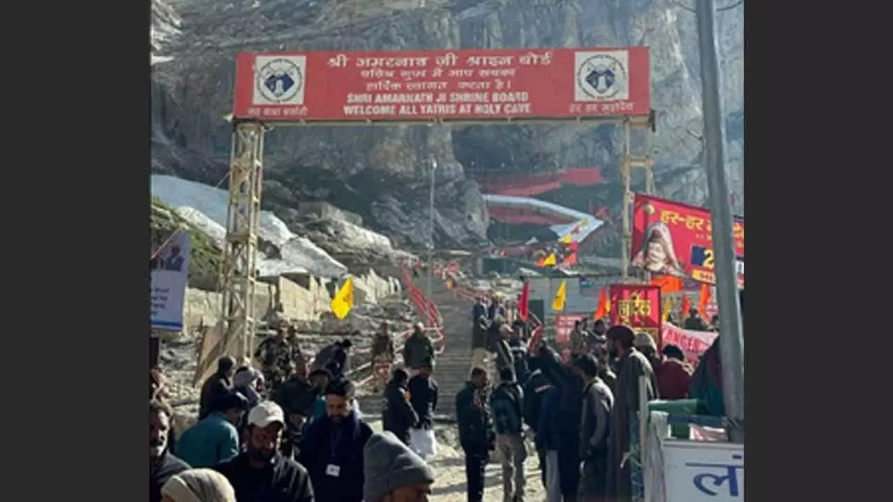 Registration begins for Amarnath Yatra 2025, pilgrims queue up at 540 bank branches Registration begins for Amarnath Yatra 2025, pilgrims queue up at 540 bank branches