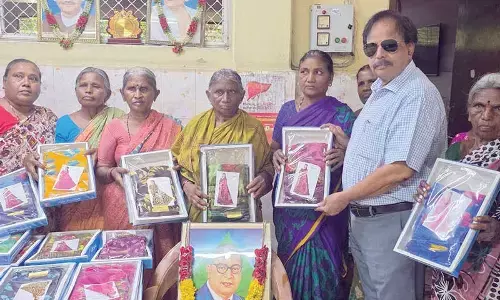 Sarees distributed to women
