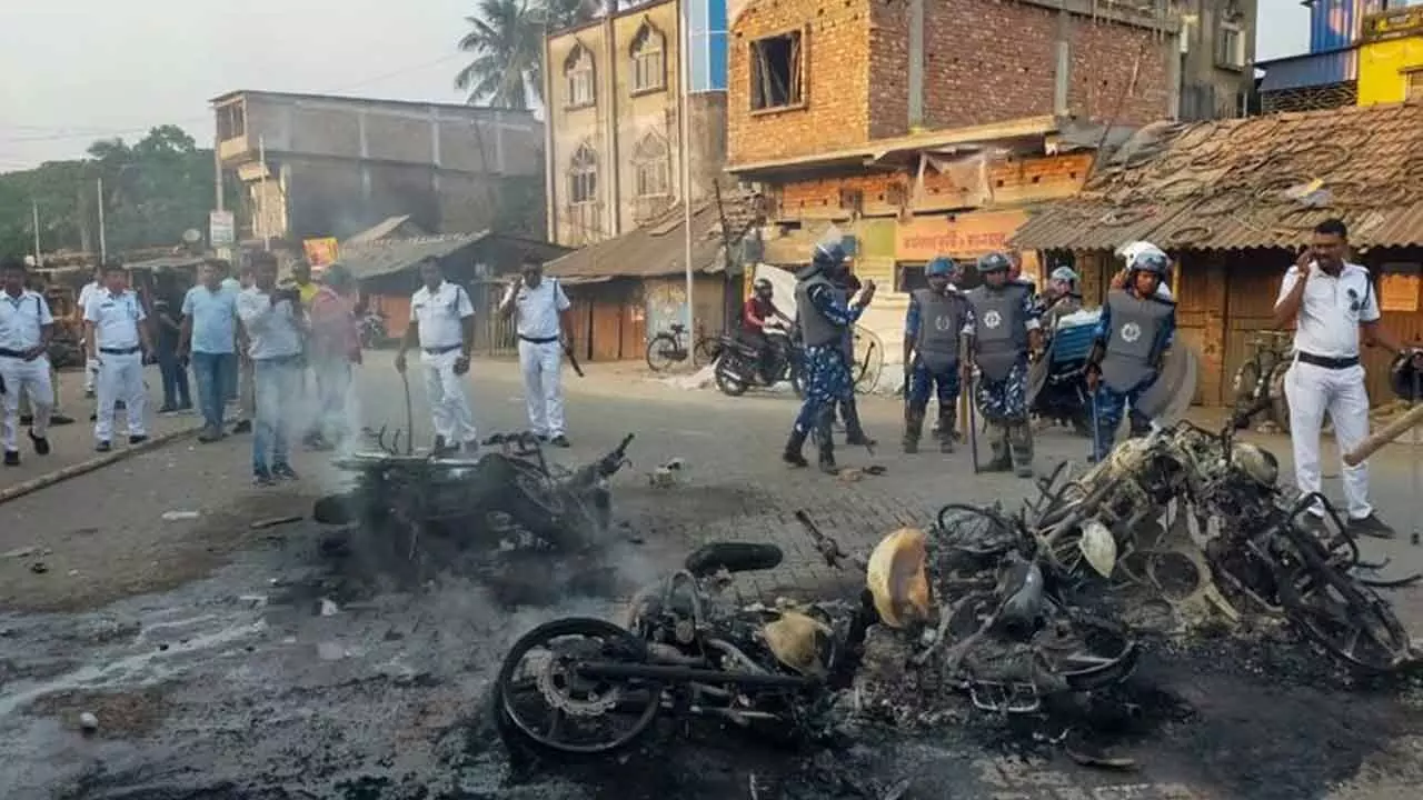 Tight vigil to prevent fresh violence in Murshidabad Tight vigil to prevent fresh violence in Murshidabad