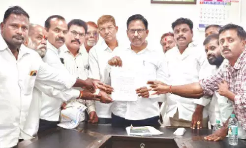 MLA Yennam promises BC Bhavan in MBNR