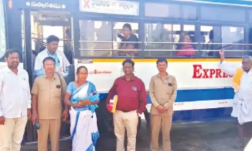 Nagarkurnool: Woman delivers baby girl on RTC bus