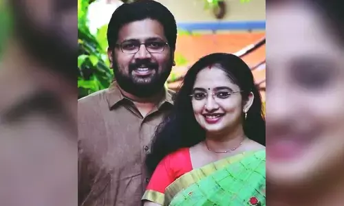 Congress leader chides IAS officer wife for praising CM Vijayan’s private secretary