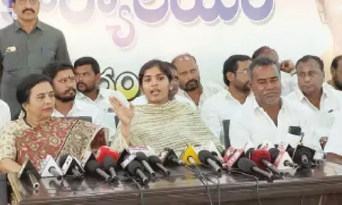 Errabelli will be defeated decisively again: Yasaswini