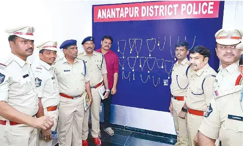 Police recover Rs 32.4 lakh gold, arrest snatchers