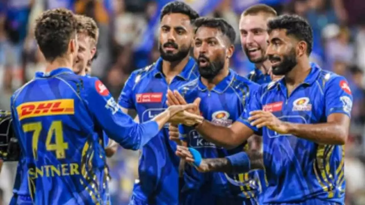 Bowlers shine as MI defeat SRH by 4-wkts