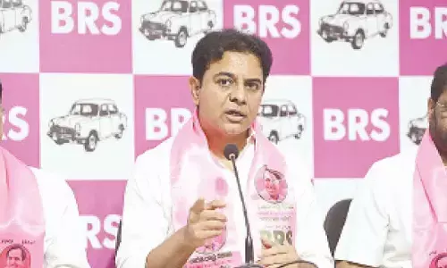 KTR sounds warning of Bangla a la revolt against CM Revanth