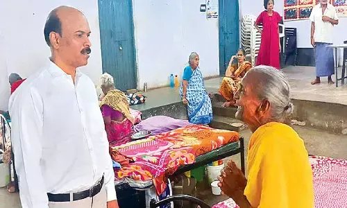 DLSA secretary visits shelter for homeless