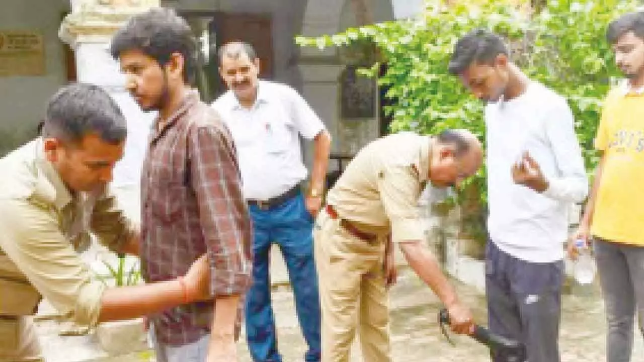 Students asked to remove sacred thread before CET exam