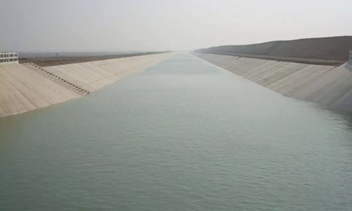 Pakistan: Bhutto threatens to withdraw support over disputed Indus canal project