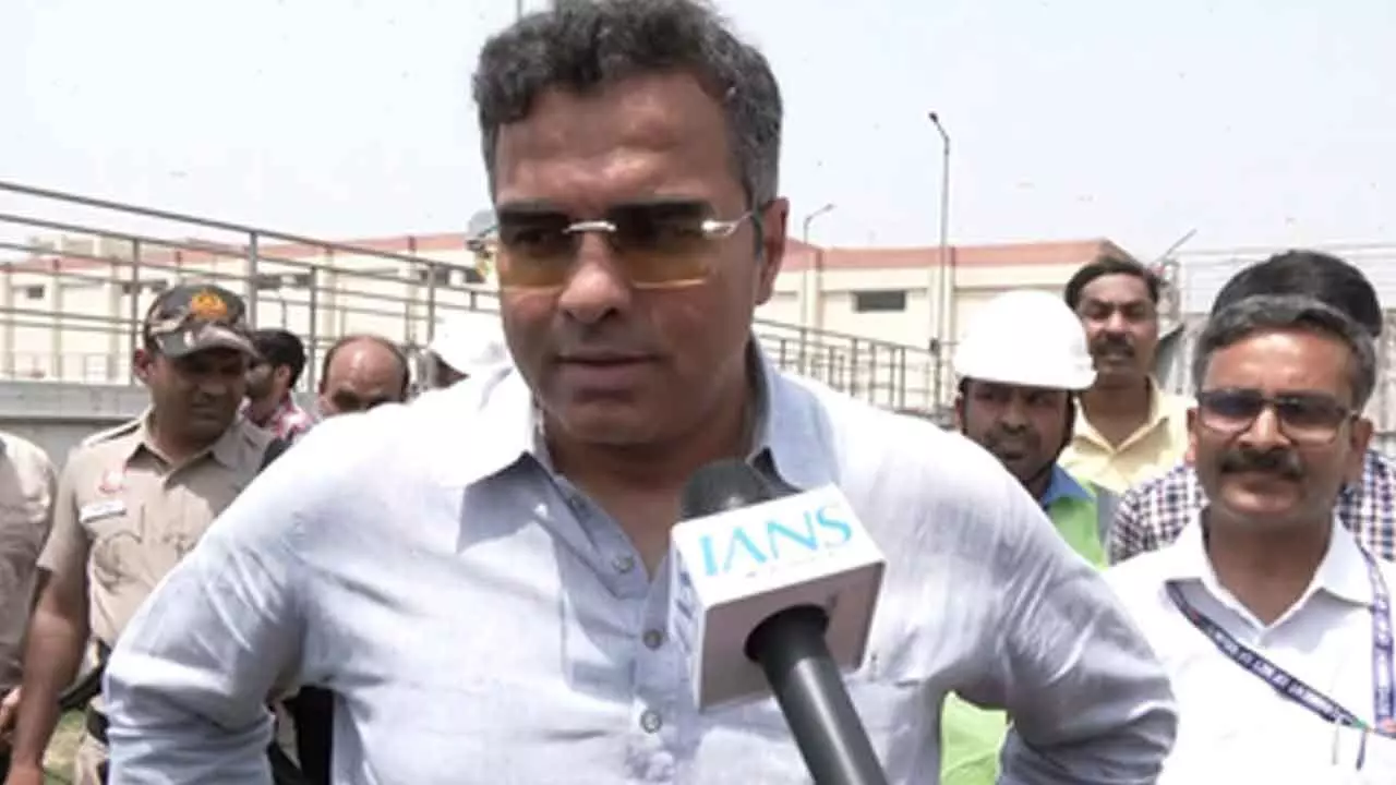 Delhi Minister orders strict action against illegal units polluting Yamuna Delhi Minister orders strict action against illegal units polluting Yamuna