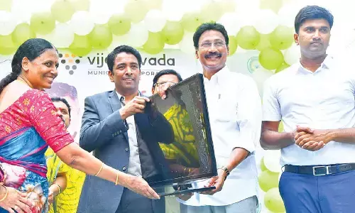 Collector urges people to participate in Swarna Andhra mission