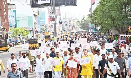 Civic chief urges public to hand over e-waste to workers