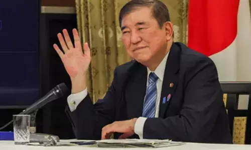 Not appropriate to discuss security & trade together with US: Japanese PM