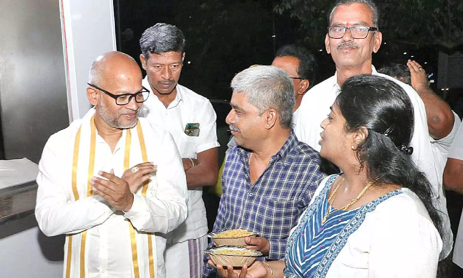Devotees with darshan tokens, tickets should arrive only at the designated time Devotees with darshan tokens, tickets should arrive only at the designated time