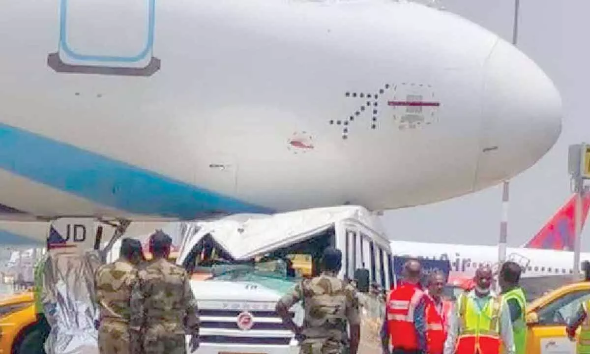 Grounded IndiGo aircraft hit by tarmac transport vehicle Grounded IndiGo aircraft hit by tarmac transport vehicle