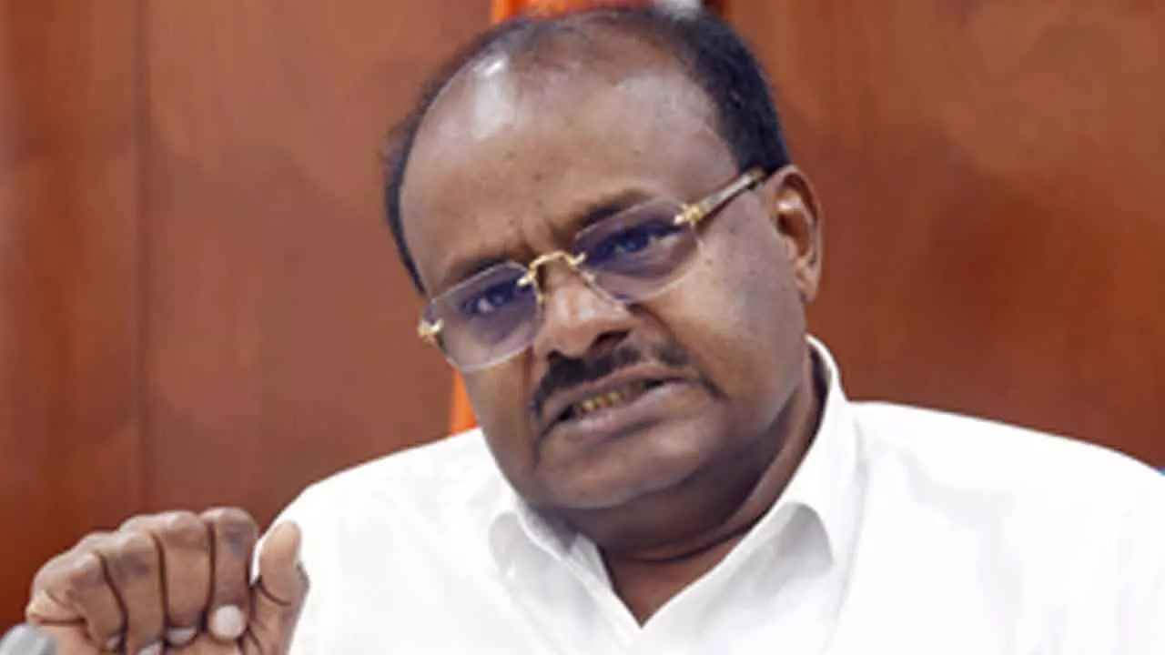HDK accuses CM of eating dosa with grandson even after learning about stampede deaths HDK accuses CM of eating dosa with grandson even after learning about stampede deaths