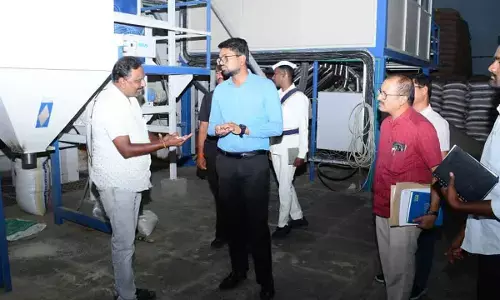 District Collector Adarsh ​​Surabhi has ordered that the responsibility of purchasing and delivering quality paddy lies with the managers of the purchasing centers.