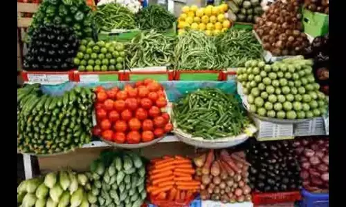 Veg traders observe bandh as business goes to smaller markets