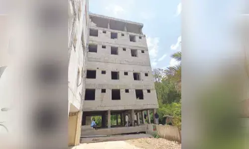 TTD cracks down on unauthorised constructions of Visakha Sarada Peetham