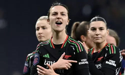 Football: Lotte Wubben-Moy signs new contract with Arsenal Women