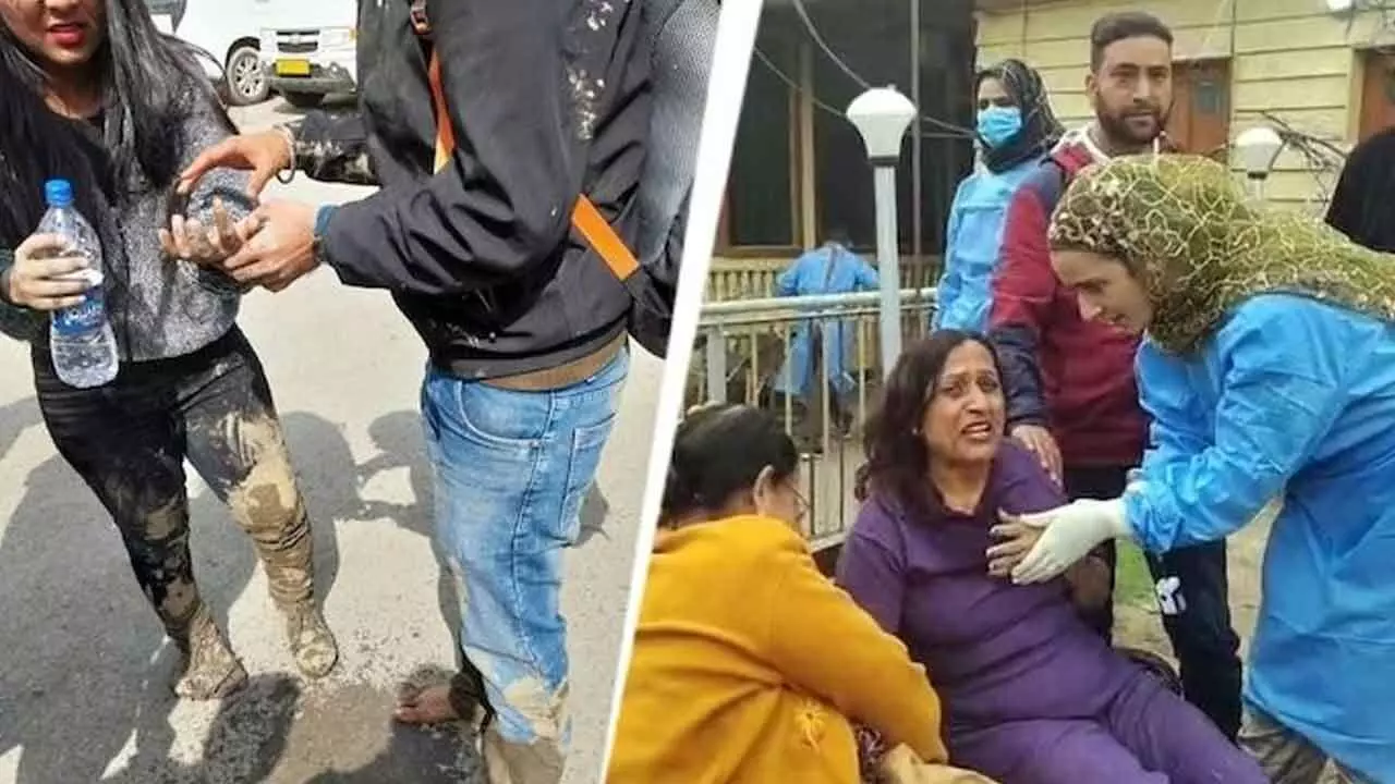 Terror strikes Kashmir Terror strikes Kashmir