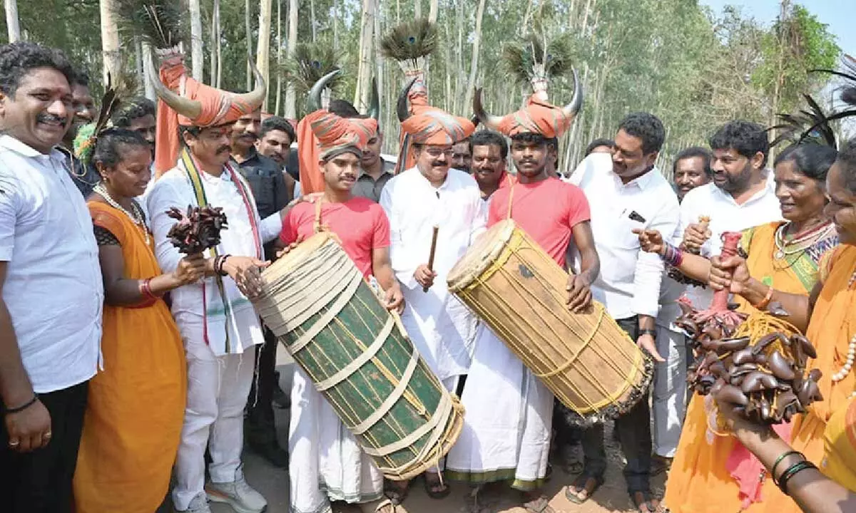 Better living conditions for Polavaram evacuees promised Better living conditions for Polavaram evacuees promised