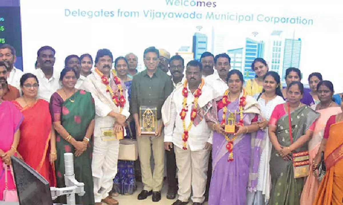 VMC corporators study development works in Bengaluru