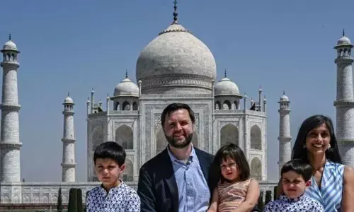 Vance visits Taj Mahal with family