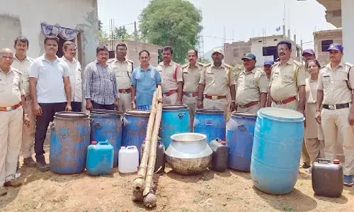 Excise officials bust major illicit liquor dens