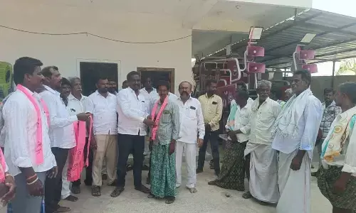 Mass Exodus from Congress to BRS in Gadwal: Key Leaders Join Under Basu Hanumanthu Naidus Leadership