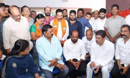 Last rites of Chandra Mouli performed