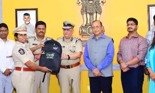 Cops get 50 laptops for better policing