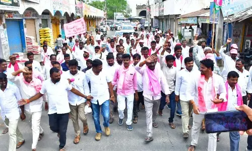 BRS Party Cadres Rally in Strength from Gadwal and Alampur to Warangal for 25th Anniversary Celebrations