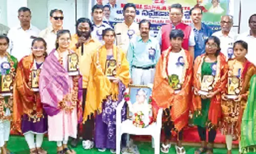 Retd DGP felicitates Inter students from govt colleges