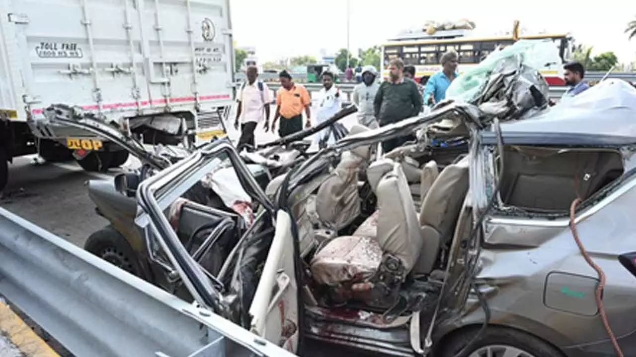 Five killed in road accident in Andhras Tirupati Five killed in road accident in Andhras Tirupati