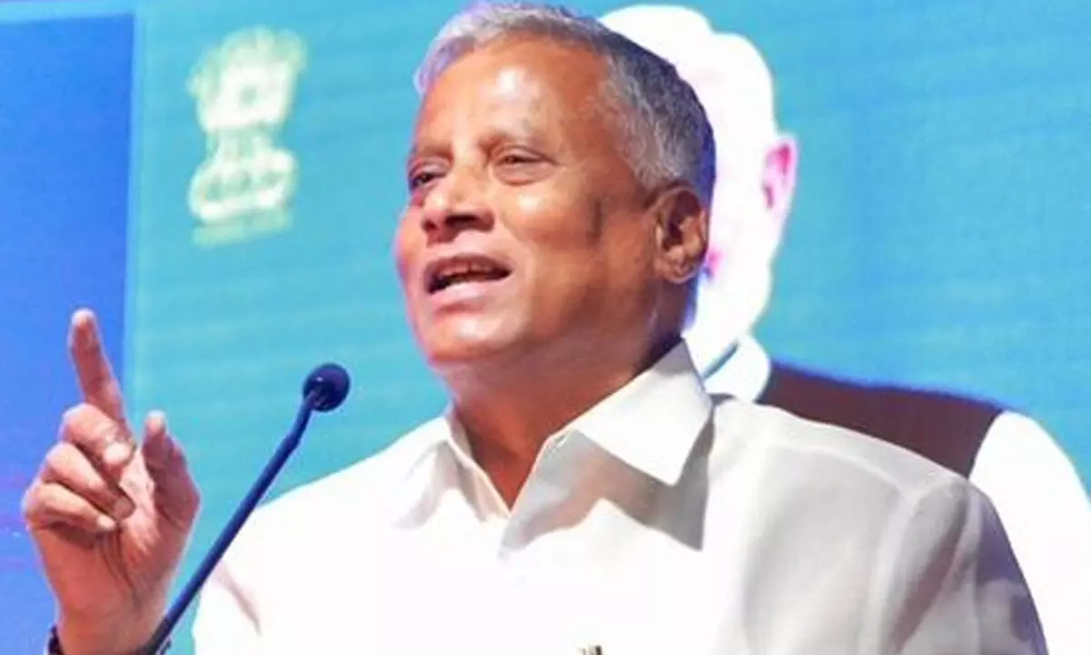 Don’t ask candidates to remove sacred thread, mangalsutra: Min Don’t ask candidates to remove sacred thread, mangalsutra: Min