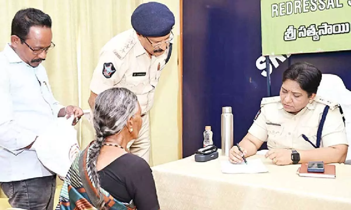 SP Ratna directs legal action on petitions at PGRS SP Ratna directs legal action on petitions at PGRS