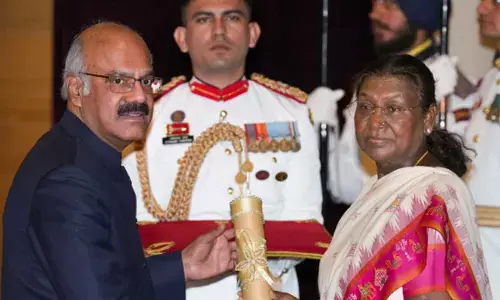 Prez Murmu presents Padma Awards
