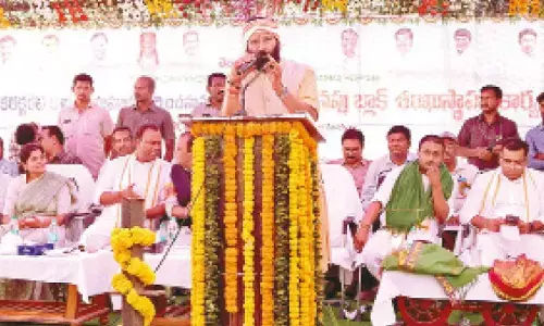 KCR an impediment for devpt of Telangana: Congress