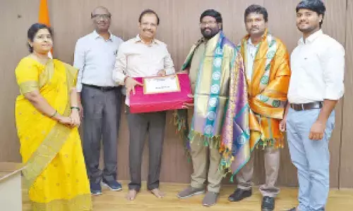 RTC conductor earns plaudits for returning valuables worth Rs 13L to passenger