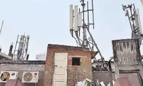 Panjesha residents demand removal of illegal cell tower