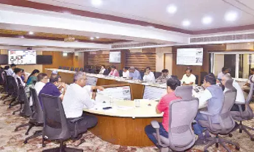SCR holds review meet on train safety
