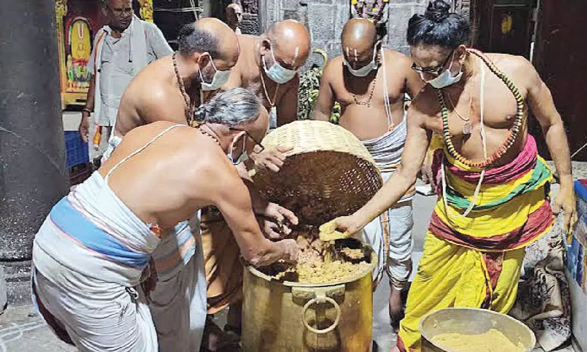 Devotees look forward to witness once-a-year ‘Nijarupa’ avatar! Devotees look forward to witness once-a-year ‘Nijarupa’ avatar!