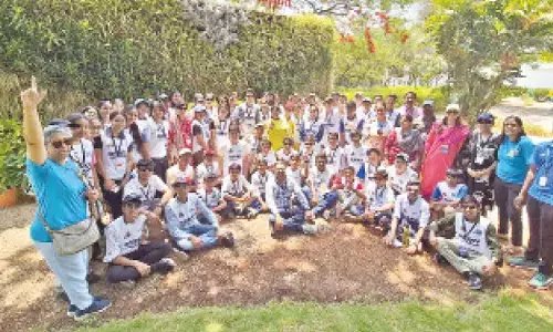 Students, volunteers join hands for Kapra Lake cleanup
