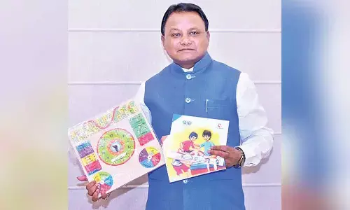 CM reviews ‘Jadu Pedi’ learning kits