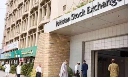 Pakistan Stock Exchange witnesses sharp decline amid growing tensions at LoC