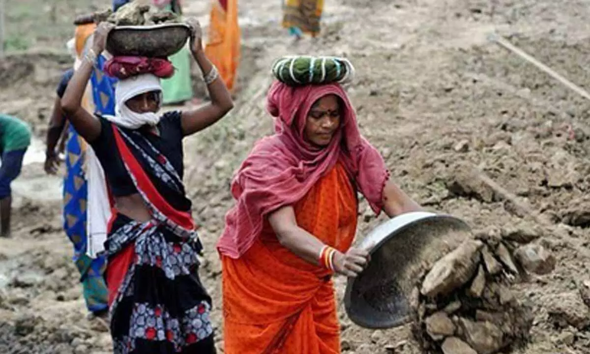 TN receives Rs 2,999 crore from Centre for MGNREGS TN receives Rs 2,999 crore from Centre for MGNREGS